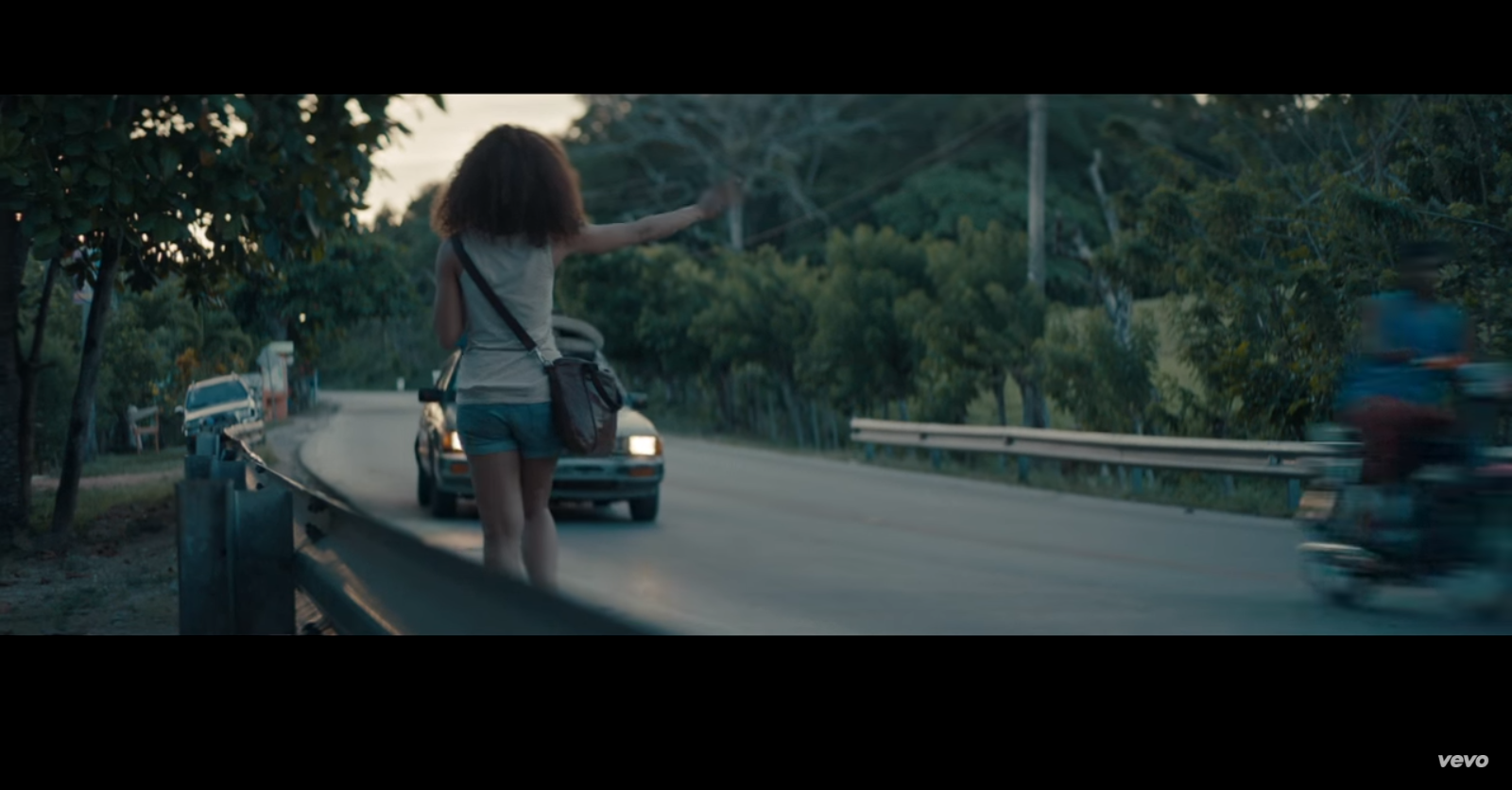 R&B Maxwell “Lake By The Ocean” (Prod. By Musze x Hod David) [Video] JAYFORCE